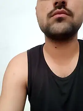 Snapshot of smartboy010101 chatting on October 11, 2025, 4:24 am smartboy010101 online show from October 11, 2025, 4:24 am