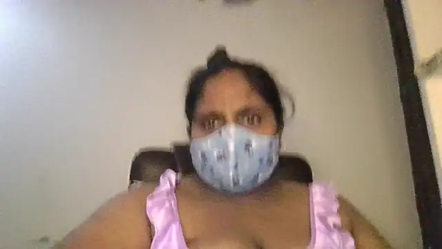 Snapshot of Sexy_Radhikaa chatting on July 17, 2026, 5:43 pm Sexy Radhikaa online show from July 17, 2026, 5:43 pm