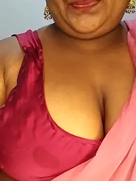 Snapshot of Sexy_Radhikaa chatting on May 5, 2026, 4:37 am Sexy Radhikaa online show from May 5, 2026, 4:37 am