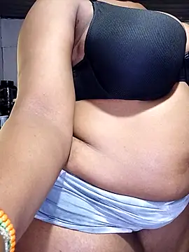 Snapshot of curvyloneah75 chatting on November 2, 2025, 4:39 am curvyloneah75 online show from November 2, 2025, 4:39 am