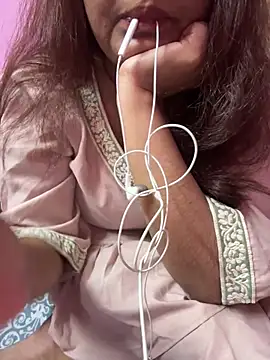  nishalove19 online show from February 1, 2025, 10:12 pm