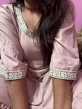  nishalove19 online show from February 1, 2025, 7:02 pm