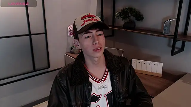 Snapshot of MattiDeLuca chatting on January 25, 2025, 2:36 pm MattiDeLuca online show from January 25, 2025, 2:36 pm