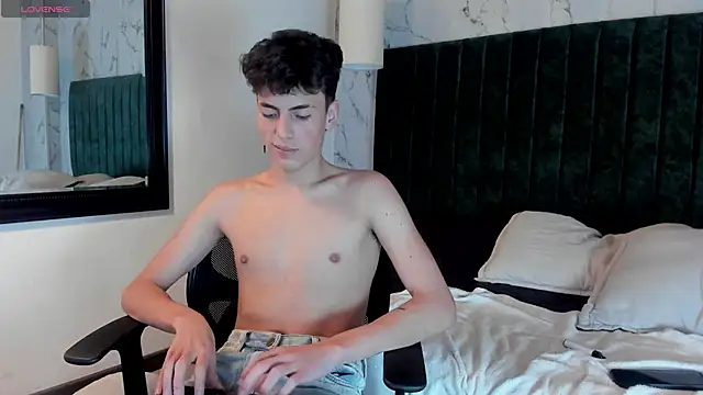 Snapshot of MattiDeLuca chatting on January 24, 2025, 5:53 pm MattiDeLuca online show from January 24, 2025, 5:53 pm