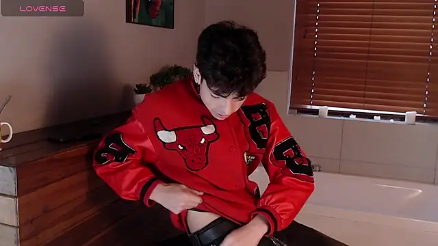 Snapshot of MattiDeLuca chatting on February 13, 2025, 6:15 pm MattiDeLuca online show from February 13, 2025, 6:15 pm