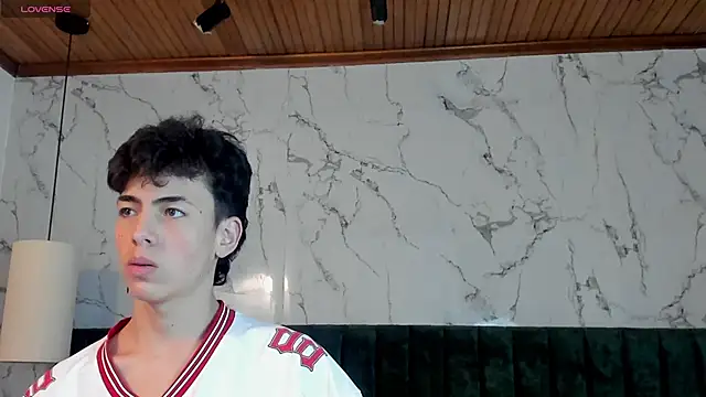 Snapshot of MattiDeLuca chatting on January 31, 2025, 3:00 pm MattiDeLuca online show from January 31, 2025, 3:00 pm