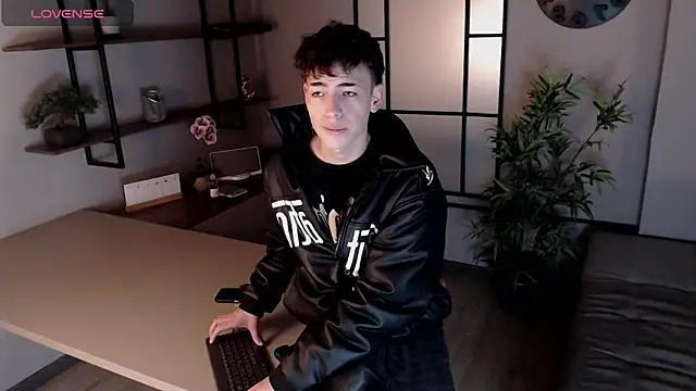 Snapshot of MattiDeLuca chatting on February 24, 2025, 11:43 am MattiDeLuca online show from February 24, 2025, 11:43 am