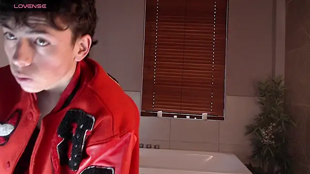 Snapshot of MattiDeLuca chatting on February 13, 2025, 12:11 pm MattiDeLuca online show from February 13, 2025, 12:11 pm