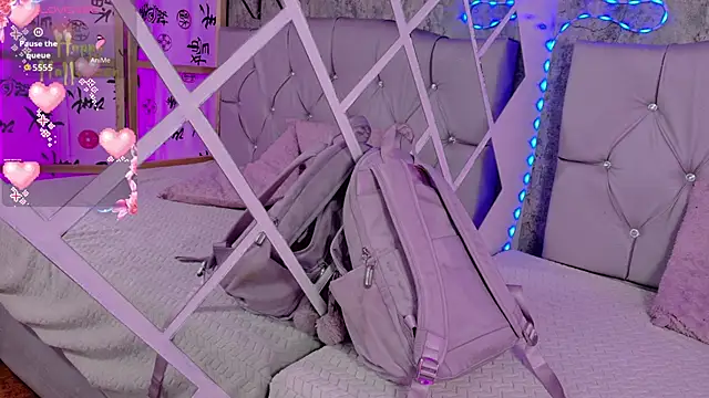 Snapshot of Megan_sophia2 chatting on October 17, 2025, 1:02 pm Megan sophia2 online show from October 17, 2025, 1:02 pm