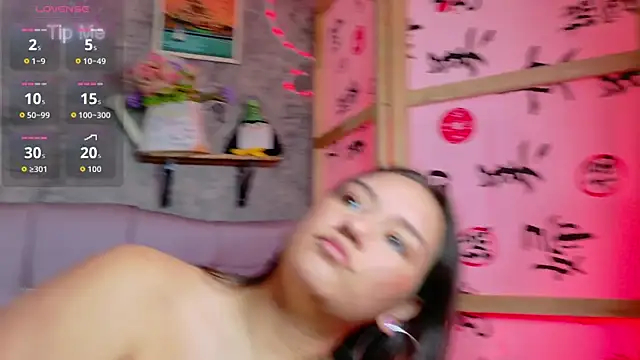 Snapshot of Megan_sophia2 chatting on October 6, 2025, 1:56 pm Megan sophia2 online show from October 6, 2025, 1:56 pm