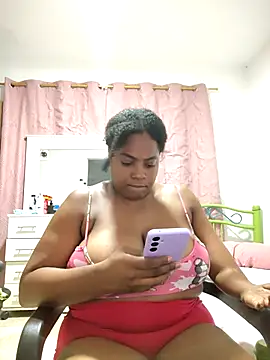 Snapshot of GoddessCarrie chatting on April 27, 2026, 5:05 am GoddessCarrie online show from April 27, 2026, 5:05 am