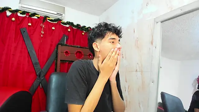 Harry LatinBoy online show from December 19, 2024, 7:29 pm