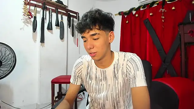 Harry LatinBoy online show from December 17, 2024, 7:59 pm