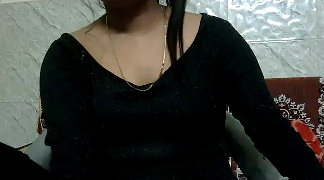 Hawt Shreya online show from February 26, 2025, 8:47 pm