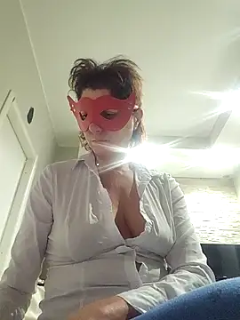 Vagabondainnamorata online show from March 10, 2026, 4:27 am