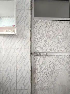 Snapshot of surabhi09 chatting on October 27, 2025, 4:35 am surabhi09 online show from October 27, 2025, 4:35 am