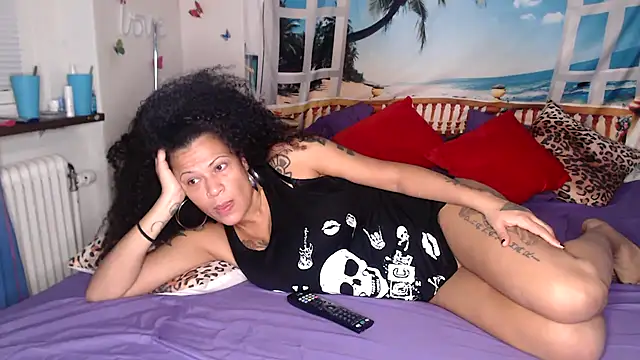 Samanthabrownlatina7 online show from December 15, 2024, 10:58 pm