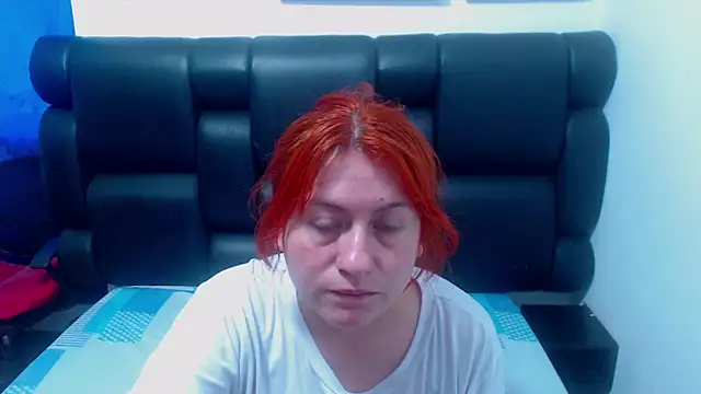 Snapshot of XxMiaSexxyHotxX chatting on October 2, 2025, 2:09 pm XxMiaSexxyHotxX online show from October 2, 2025, 2:09 pm