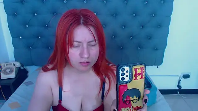 Snapshot of XxMiaSexxyHotxX chatting on September 27, 2025, 1:50 pm XxMiaSexxyHotxX online show from September 27, 2025, 1:50 pm