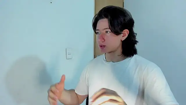 Snapshot of AngelBennet_ chatting on November 24, 2025, 11:27 pm AngelBennet online show from November 24, 2025, 11:27 pm