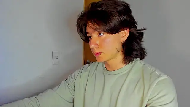 Snapshot of AngelBennet_ chatting on November 14, 2025, 10:35 pm AngelBennet online show from November 14, 2025, 10:35 pm