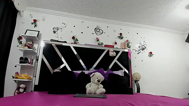 Snapshot of thedream_girls chatting on October 28, 2025, 12:15 pm thedream girls online show from October 28, 2025, 12:15 pm