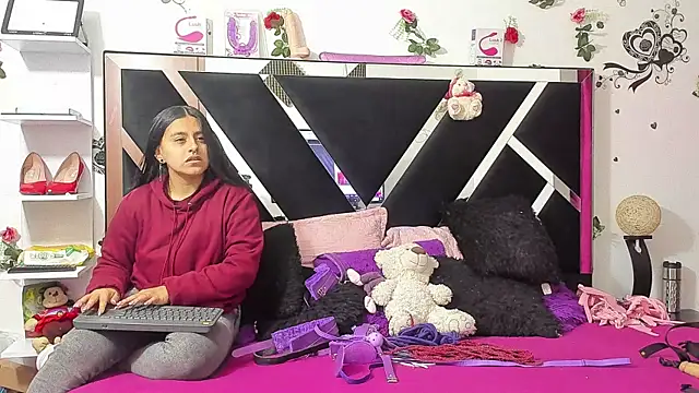 Snapshot of thedream_girls chatting on September 9, 2025, 12:03 pm thedream girls online show from September 9, 2025, 12:03 pm