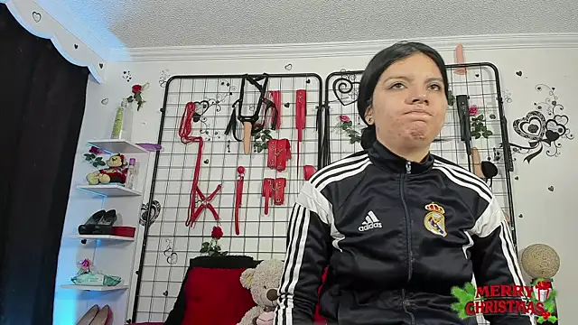 Snapshot of thedream_girls chatting on December 18, 2025, 12:09 pm thedream girls online show from December 18, 2025, 12:09 pm