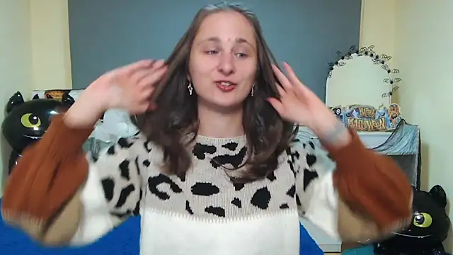 Snapshot of MichelLeee chatting on October 24, 2025, 11:09 am MichelLeee online show from October 24, 2025, 11:09 am