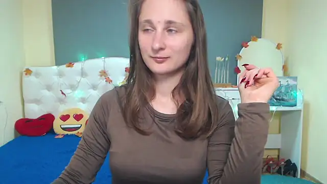 Snapshot of MichelLeee chatting on November 18, 2025, 12:30 pm MichelLeee online show from November 18, 2025, 12:30 pm