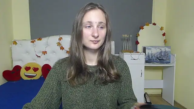 Snapshot of MichelLeee chatting on November 13, 2025, 12:31 pm MichelLeee online show from November 13, 2025, 12:31 pm