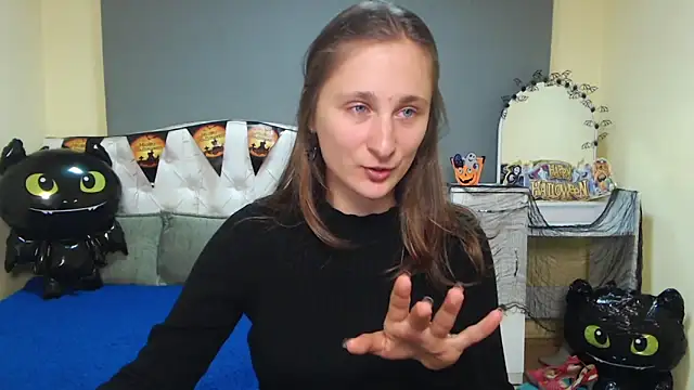 Snapshot of MichelLeee chatting on October 30, 2025, 12:14 pm MichelLeee online show from October 30, 2025, 12:14 pm