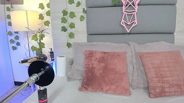 Snapshot of AshleyHill2 chatting on November 4, 2025, 3:54 am AshleyHill2 online show from November 4, 2025, 3:54 am