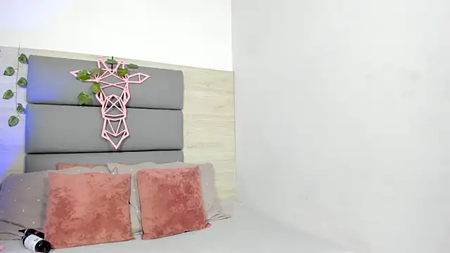 Snapshot of AshleyHill2 chatting on November 10, 2025, 3:44 am AshleyHill2 online show from November 10, 2025, 3:44 am