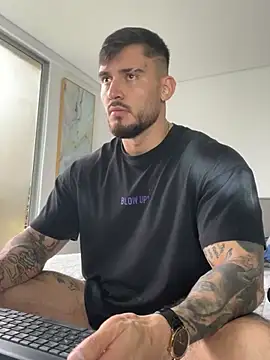 DimitriSullivan  online show from February 5, 2026, 1:07 pm