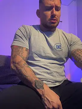 DimitriSullivan  online show from June 2, 2026, 2:33 am