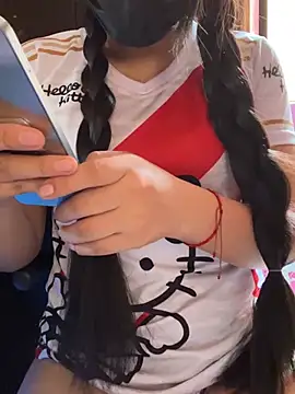 Velyn 18 online show from March 1, 2026, 5:02 pm