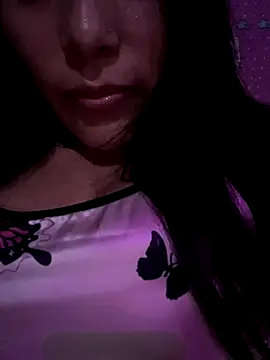 Velyn 18 online show from November 19, 2025, 5:18 am