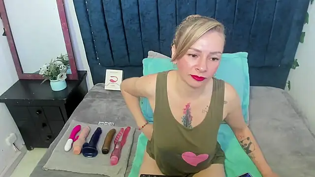 Snapshot of alaha_evans chatting on December 21, 2025, 4:03 am alaha evans online show from December 21, 2025, 4:03 am