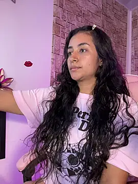 Snapshot of Lady_Rey chatting on February 20, 2026, 1:46 am Lady Rey online show from February 20, 2026, 1:46 am