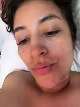 Snapshot of Lady_Rey chatting on February 9, 2026, 9:13 pm Lady Rey online show from February 9, 2026, 9:13 pm