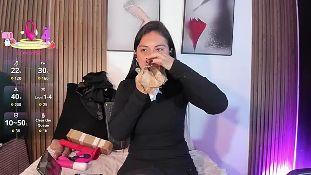 Snapshot of Ella_Rousse chatting on December 2, 2025, 12:51 pm Ella Rousse online show from December 2, 2025, 12:51 pm