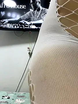 Leyna Kenet online show from November 7, 2025, 9:52 pm