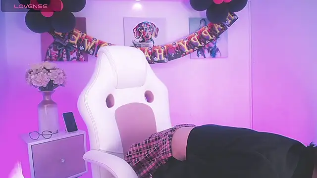 Snapshot of Aniie_Doll chatting on October 13, 2025, 8:54 pm Aniie Doll online show from October 13, 2025, 8:54 pm