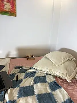 Valery hilthon online show from March 29, 2026, 7:37 pm