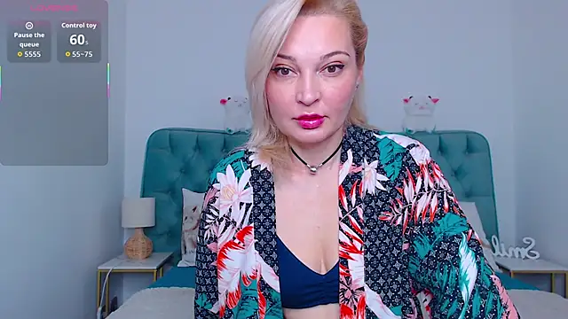 Snapshot of Milena_candyy chatting on December 2, 2025, 8:16 am Milena candyy online show from December 2, 2025, 8:16 am