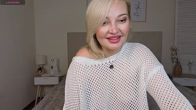 Snapshot of Milena_candyy chatting on November 19, 2025, 9:31 am Milena candyy online show from November 19, 2025, 9:31 am