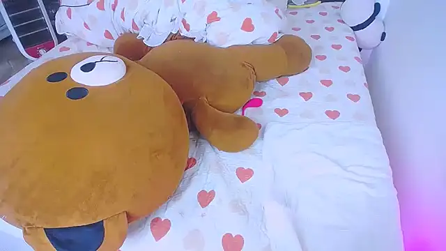 squirtsimi 9 online show from January 6, 2025, 9:08 am