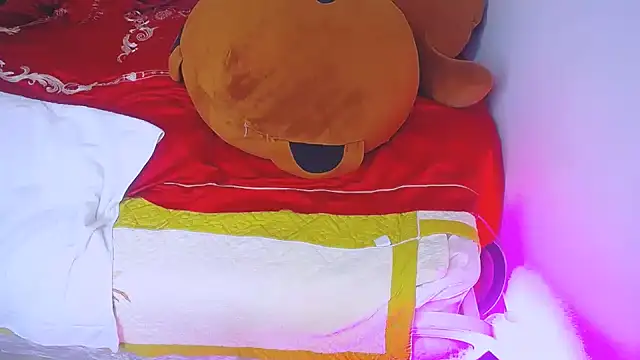 squirtsimi 9 online show from December 23, 2024, 2:24 am