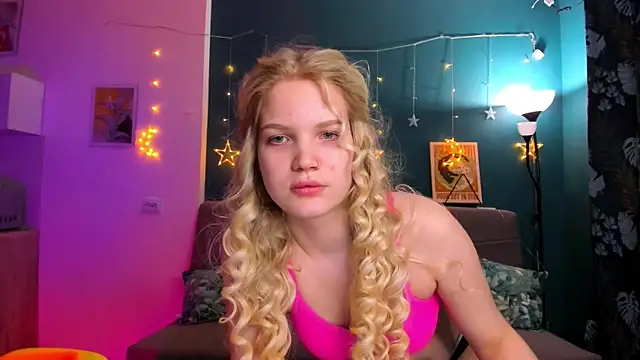 Xloe Queen online show from March 5, 2025, 1:28 pm